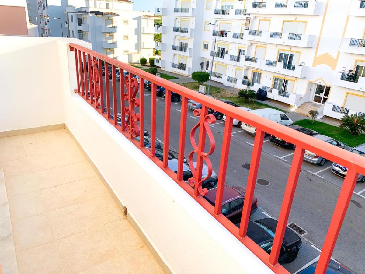 Apartamento T2 Carvoeiro-Lagoa Precos Acessiveisアパートメント エクステリア 写真