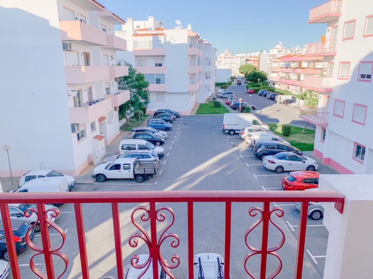 Apartamento T2 Carvoeiro-Lagoa Precos Acessiveisアパートメント エクステリア 写真