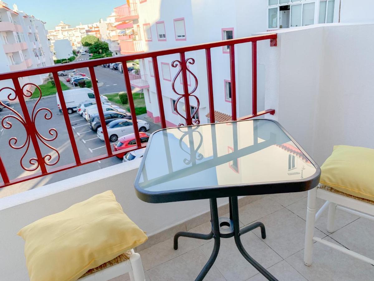 Apartamento T2 Carvoeiro-Lagoa Precos Acessiveisアパートメント エクステリア 写真
